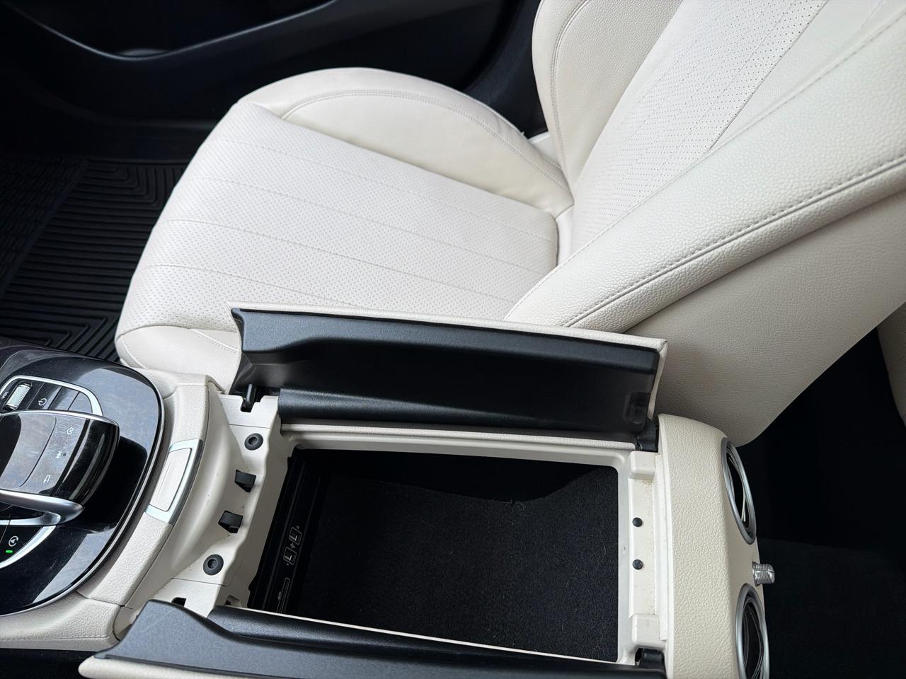 Mercedes-Benz E-Class E300 Luxury 4MATIC Sedan 2017