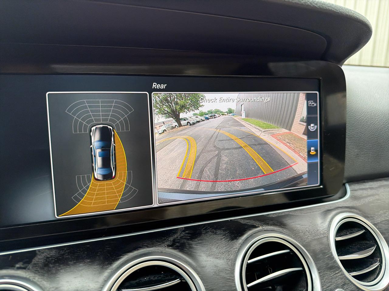 Mercedes-Benz E-Class E300 Luxury 4MATIC Sedan 2017