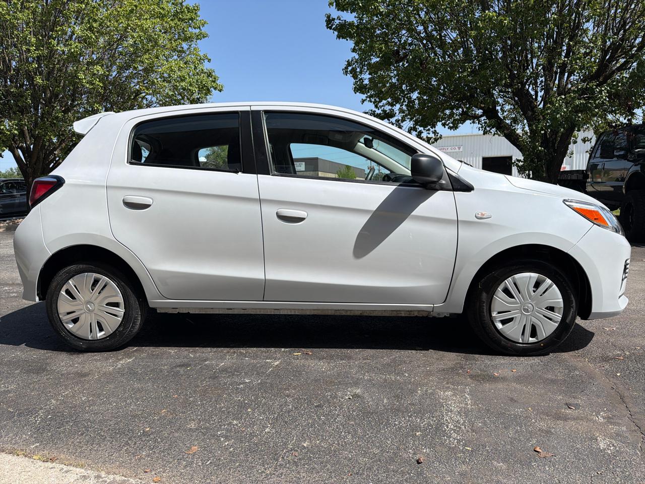 Mitsubishi Mirage ES 5M 2023