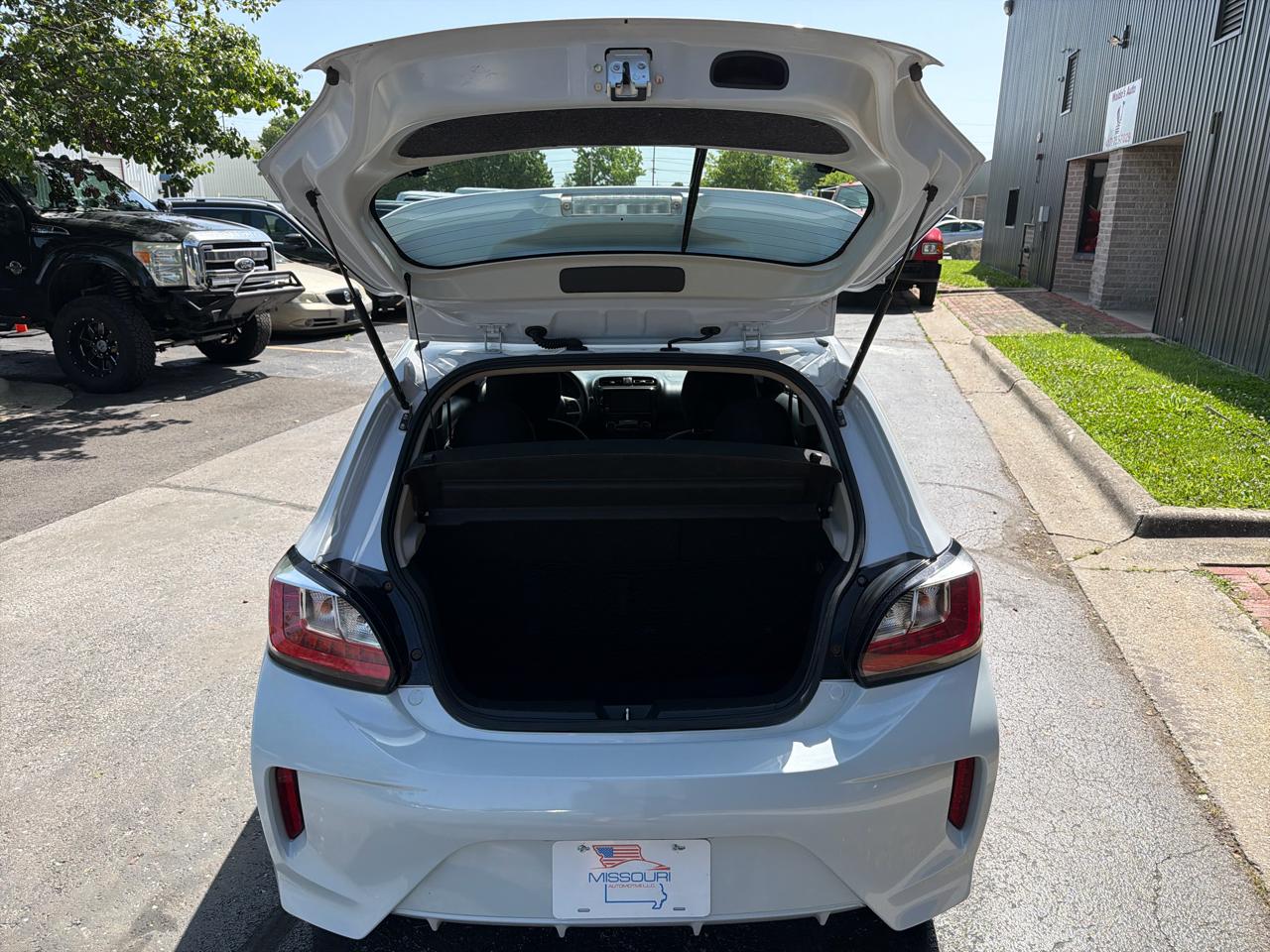 Mitsubishi Mirage ES 5M 2023