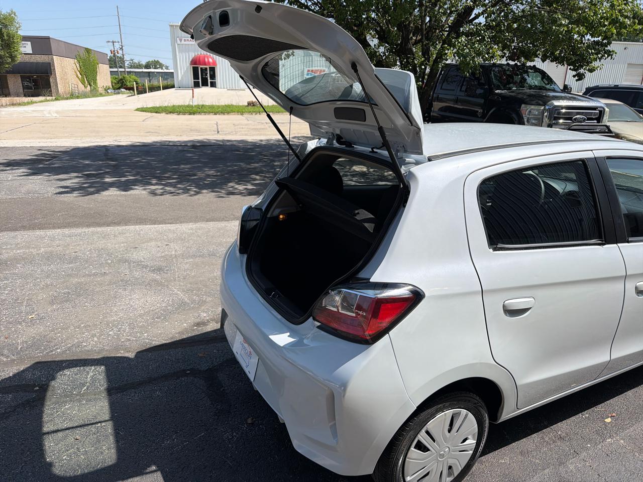 Mitsubishi Mirage ES 5M 2023