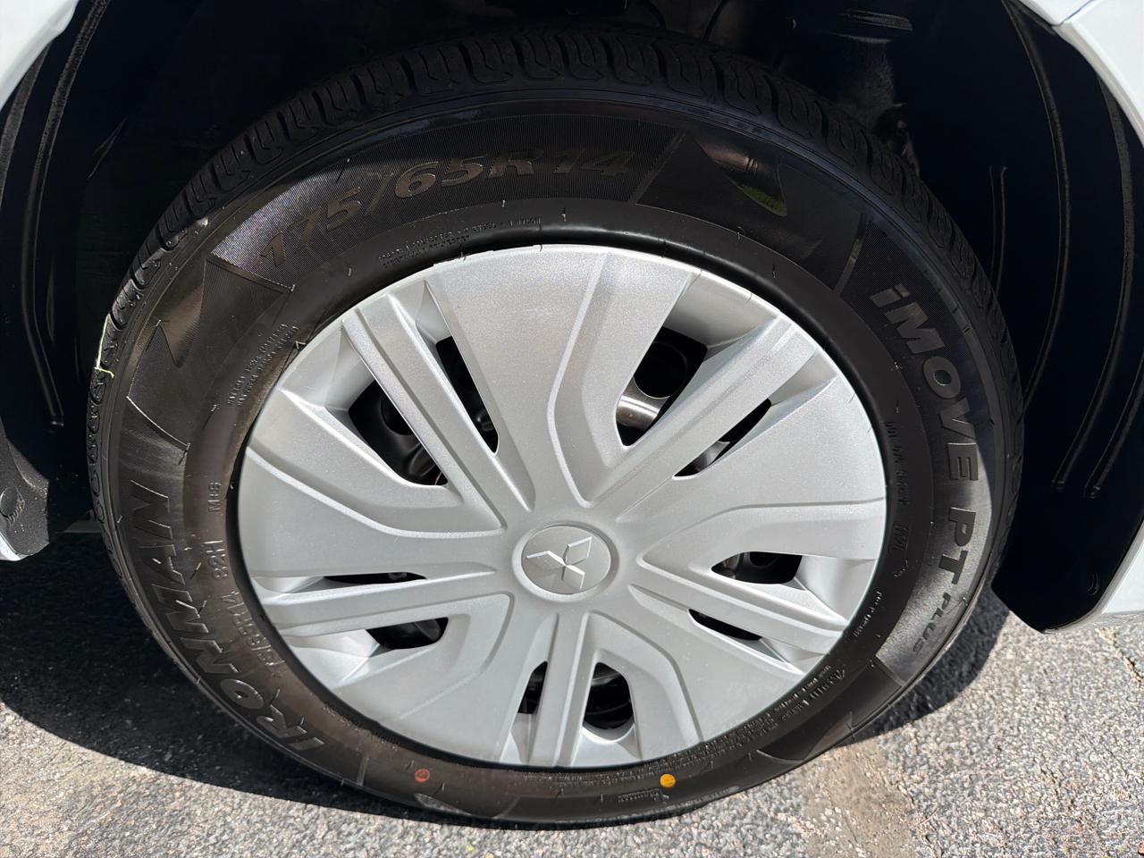 Mitsubishi Mirage ES 5M 2023