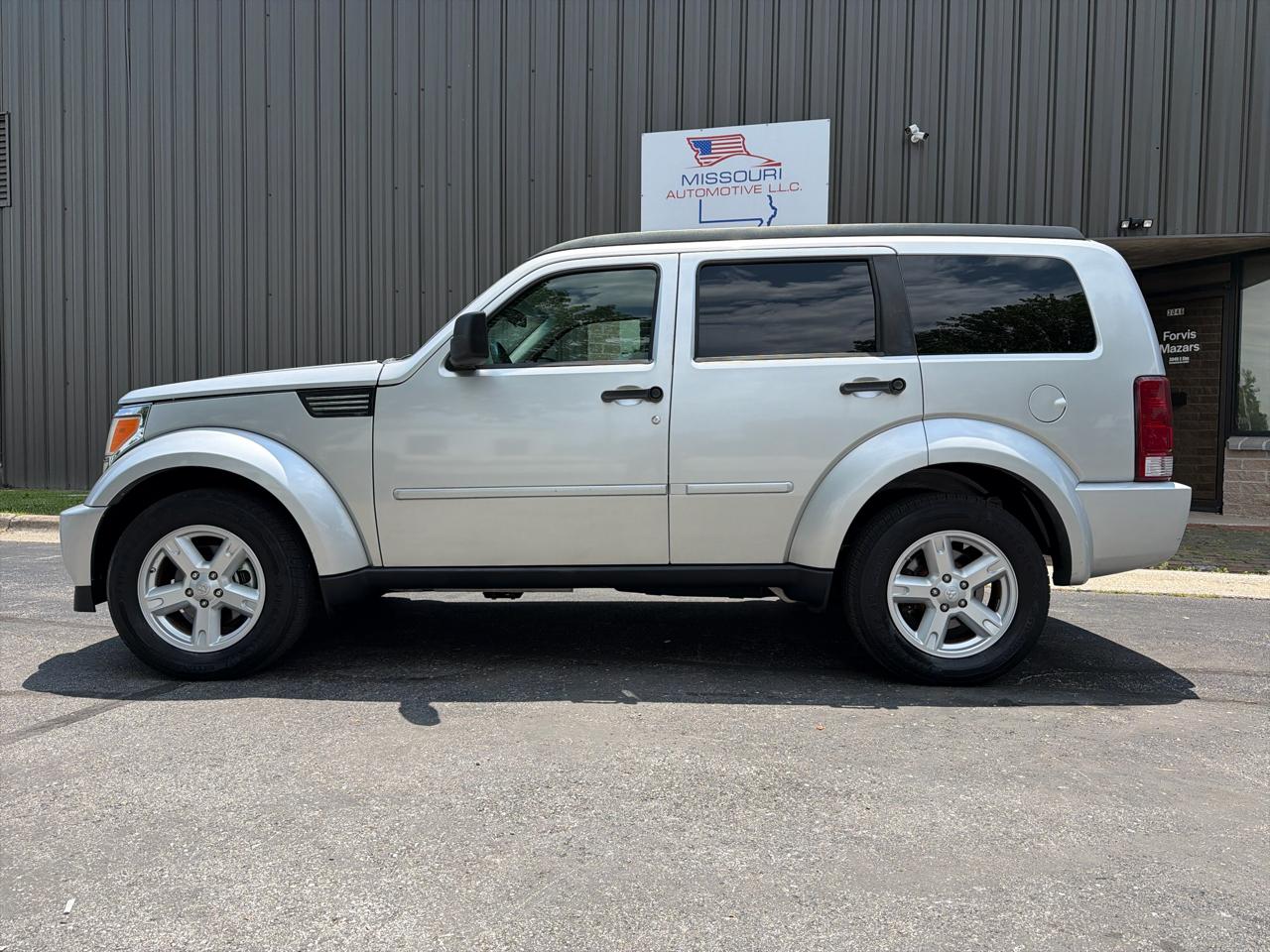 Dodge Nitro SXT 2WD 2008