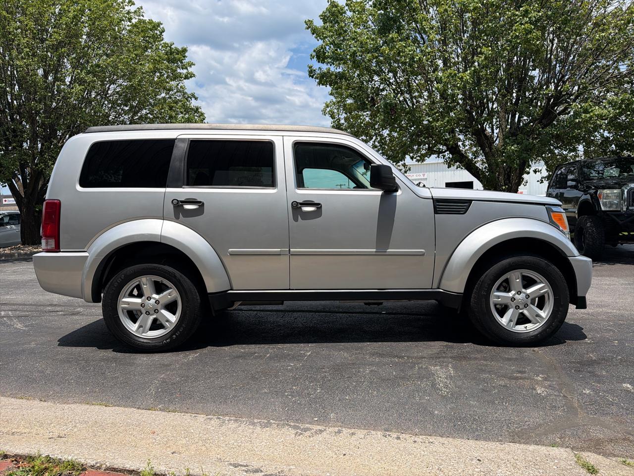 Dodge Nitro SXT 2WD 2008