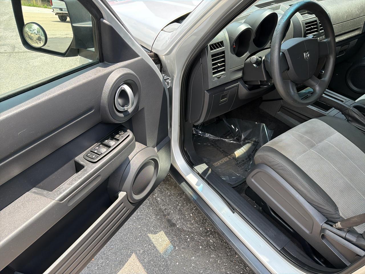 Dodge Nitro SXT 2WD 2008