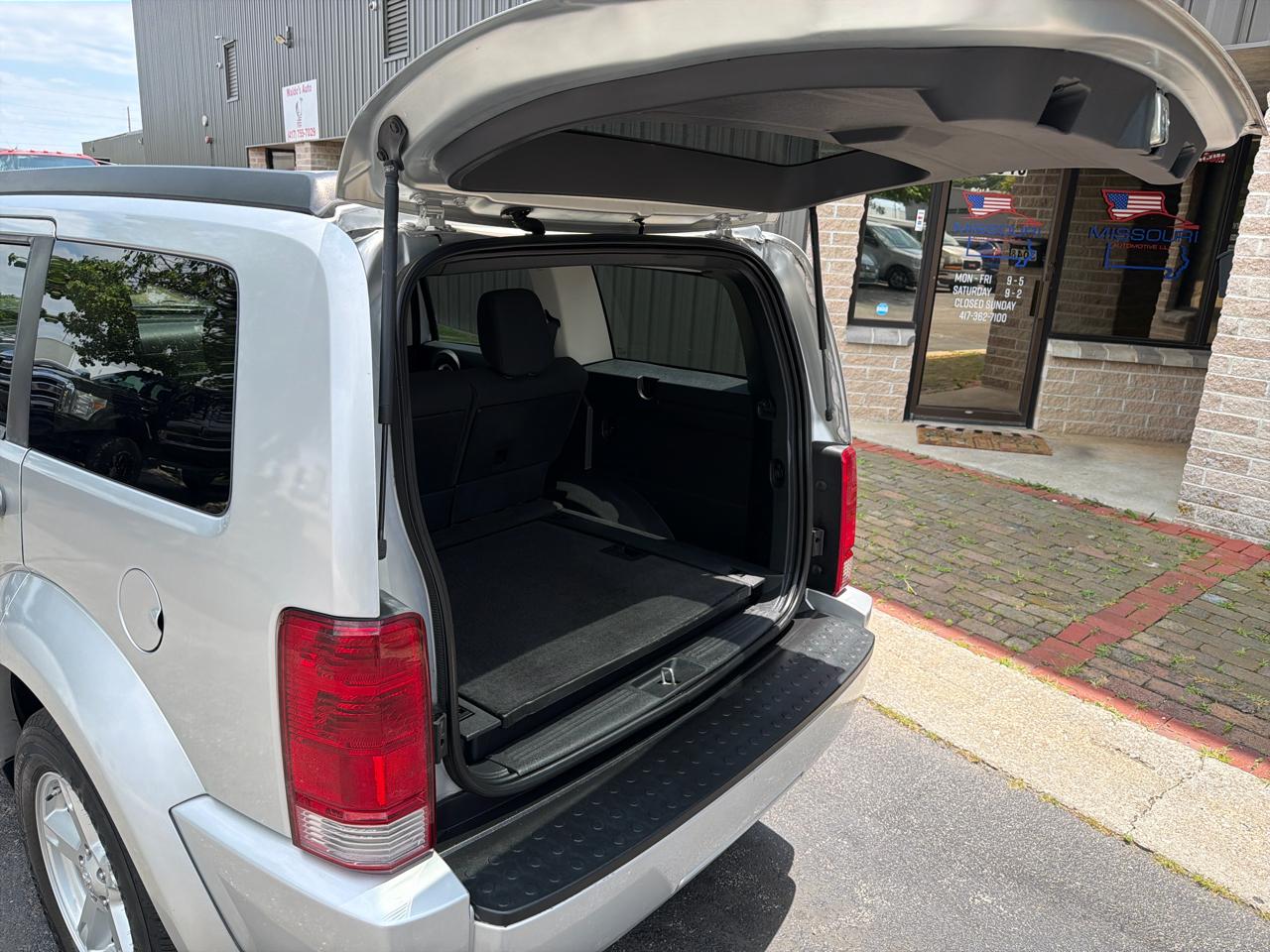 Dodge Nitro SXT 2WD 2008