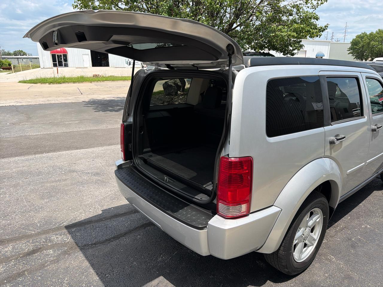 Dodge Nitro SXT 2WD 2008