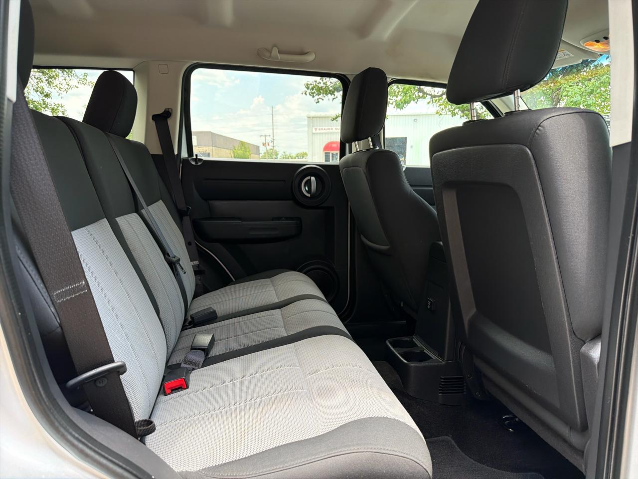 Dodge Nitro SXT 2WD 2008