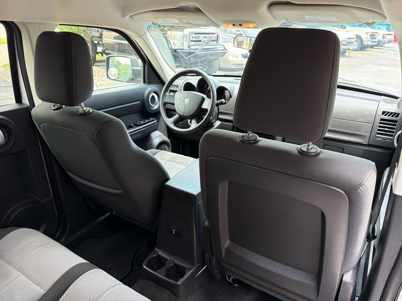 Dodge Nitro SXT 2WD 2008