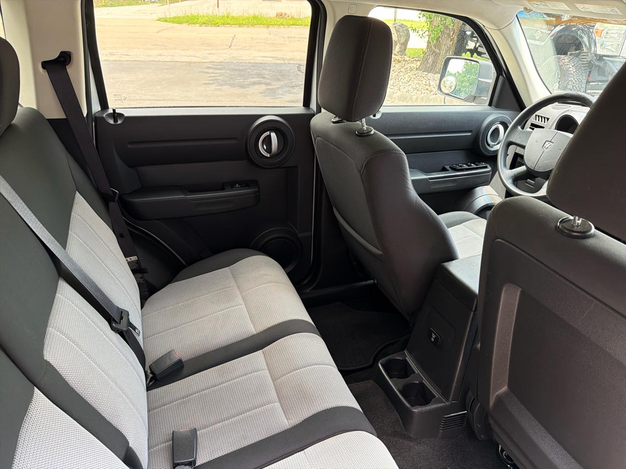 Dodge Nitro SXT 2WD 2008