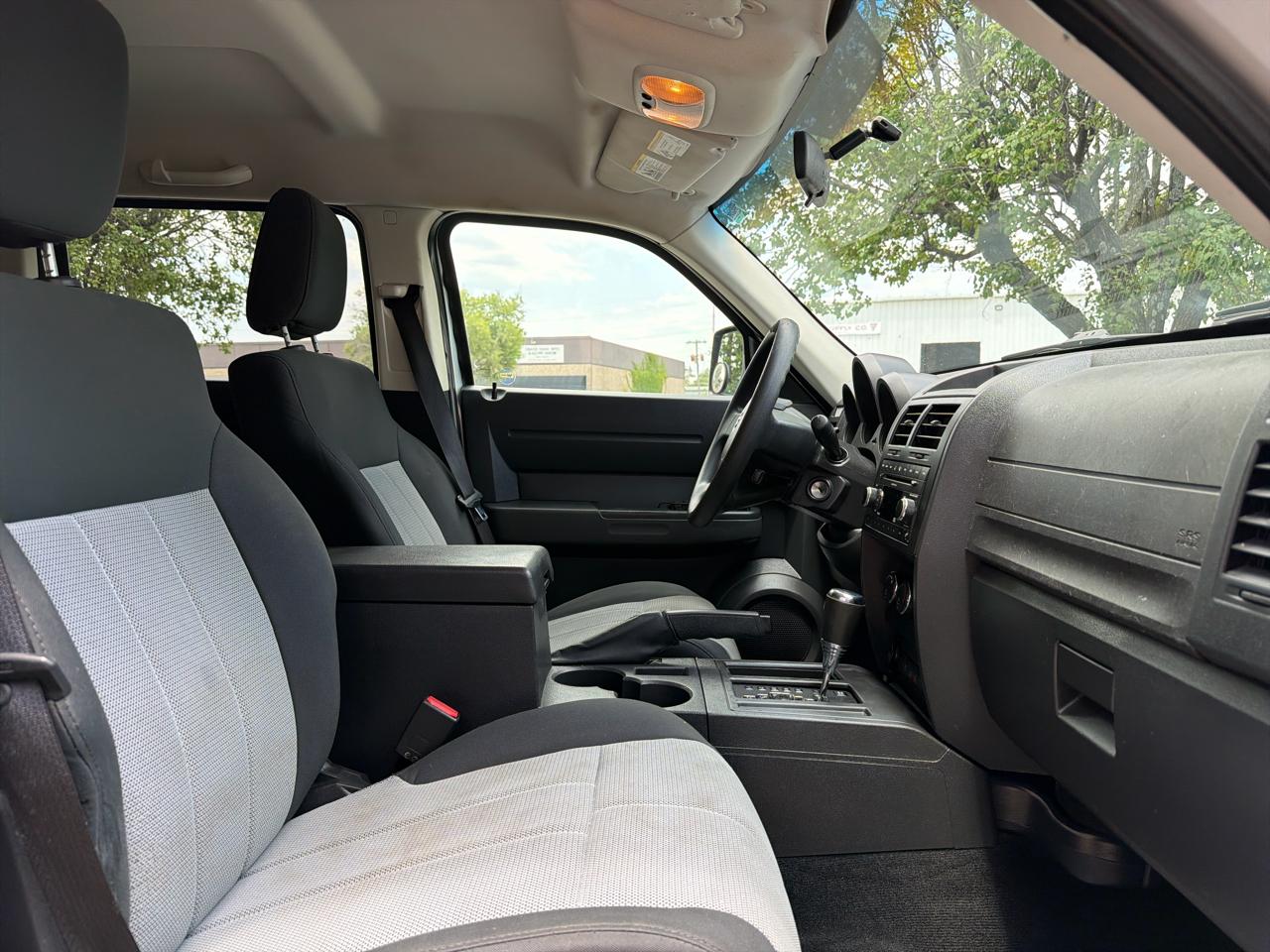 Dodge Nitro SXT 2WD 2008