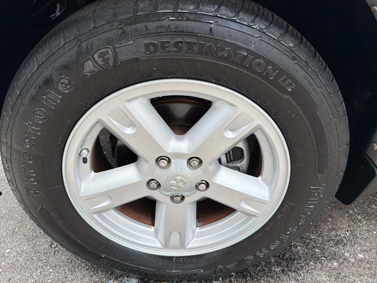 Dodge Nitro SXT 2WD 2008