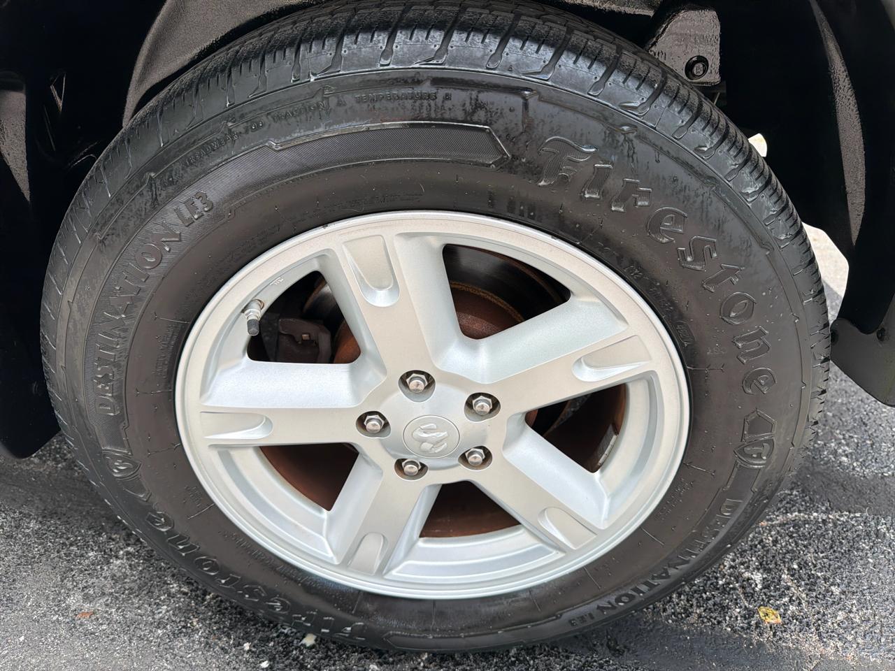 Dodge Nitro SXT 2WD 2008