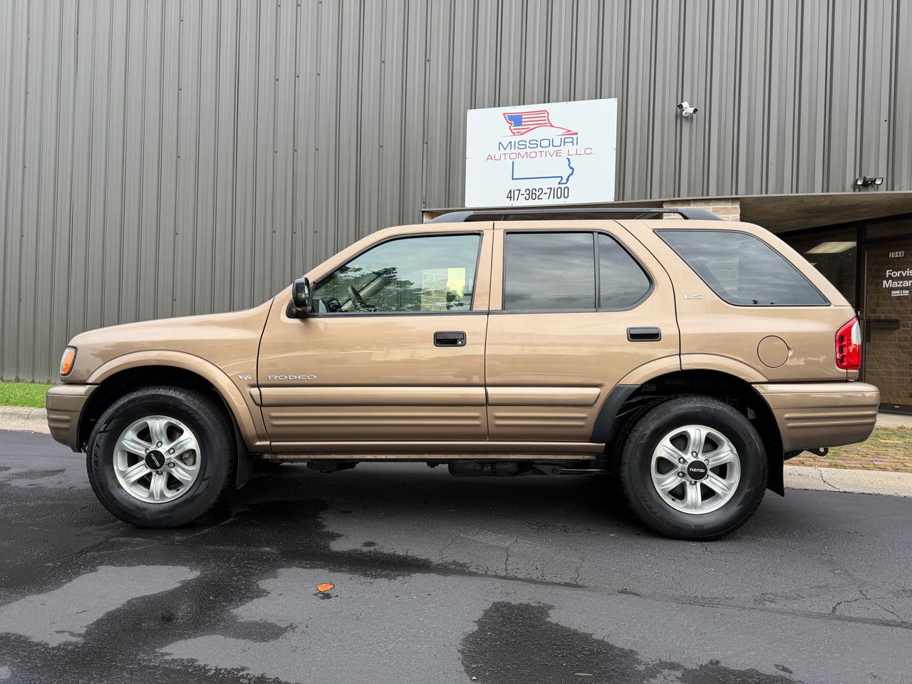 Isuzu Rodeo S V6 2WD 2001