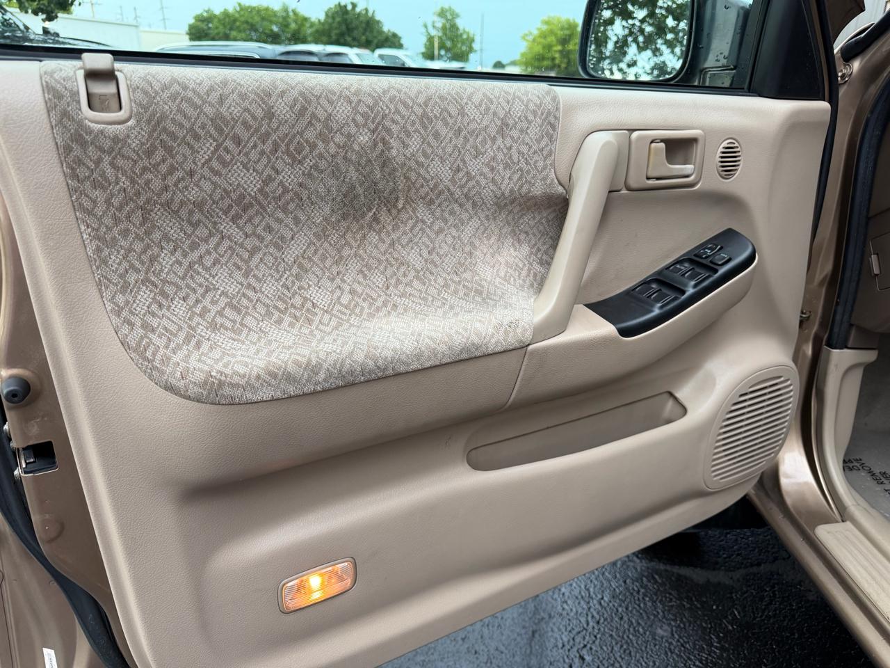 Isuzu Rodeo S V6 2WD 2001