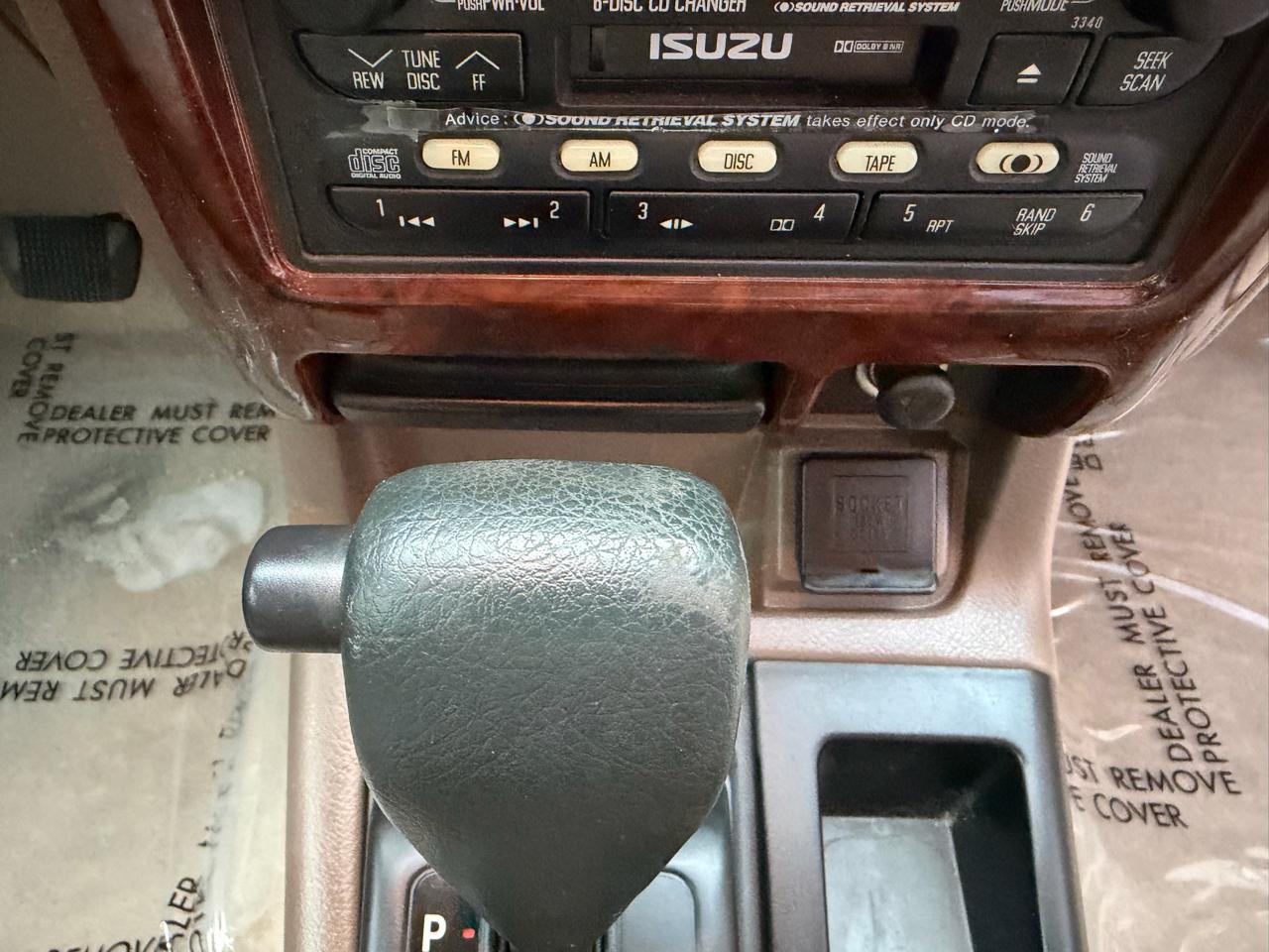 Isuzu Rodeo S V6 2WD 2001
