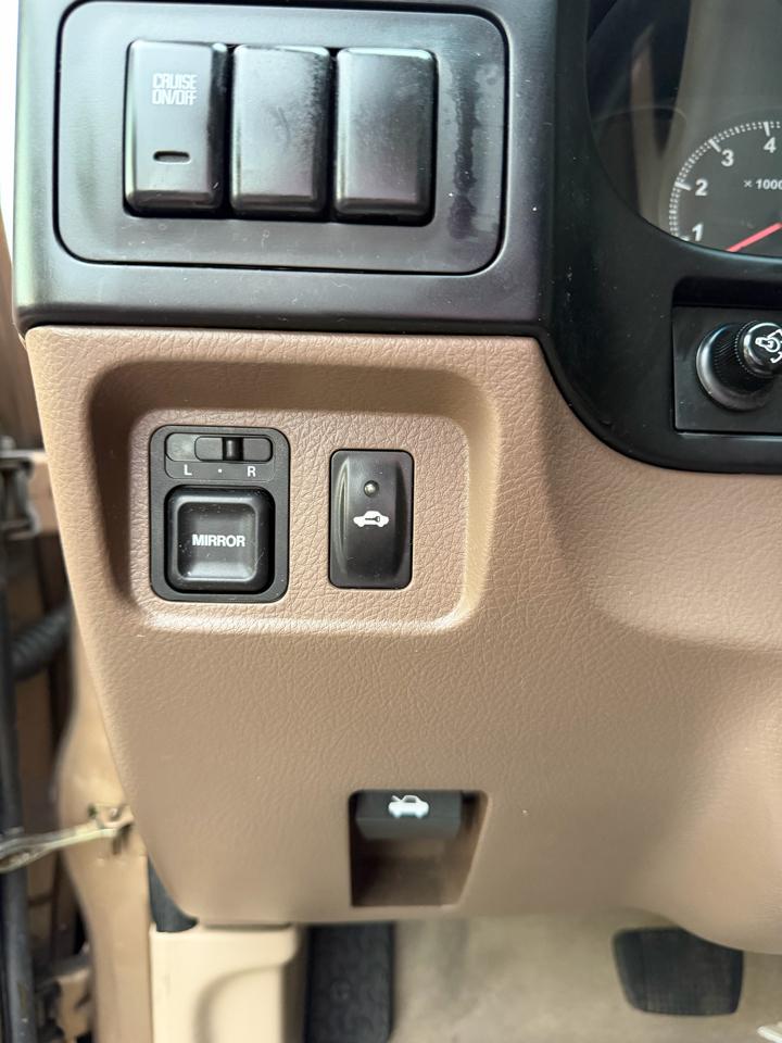Isuzu Rodeo S V6 2WD 2001