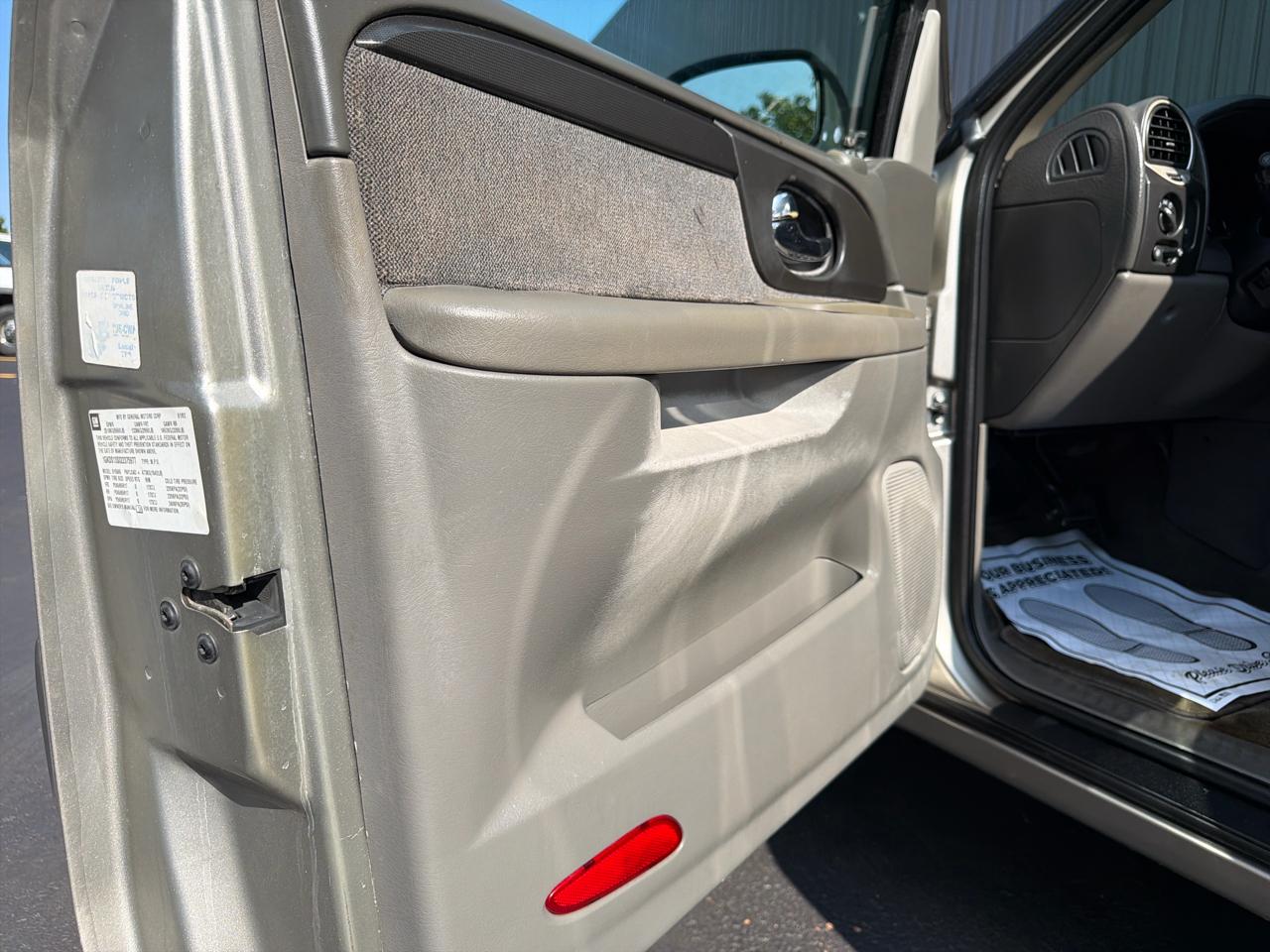 GMC Envoy SLE 2WD 2002