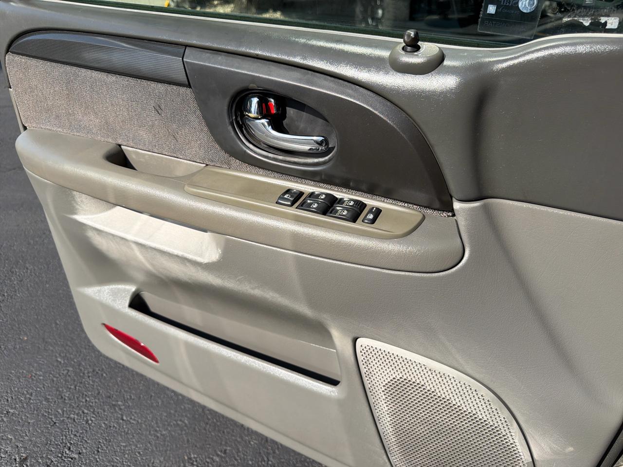 GMC Envoy SLE 2WD 2002