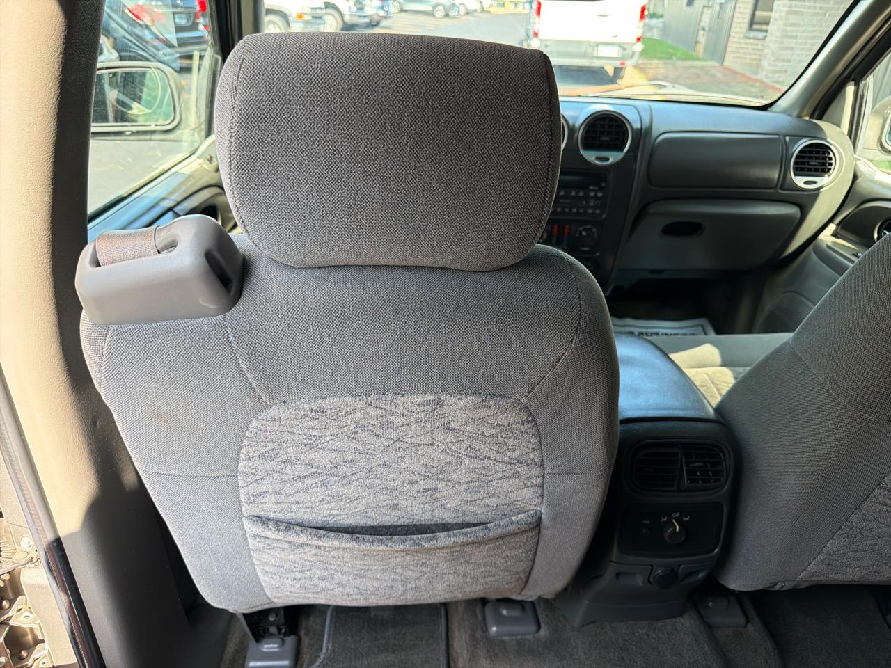 GMC Envoy SLE 2WD 2002