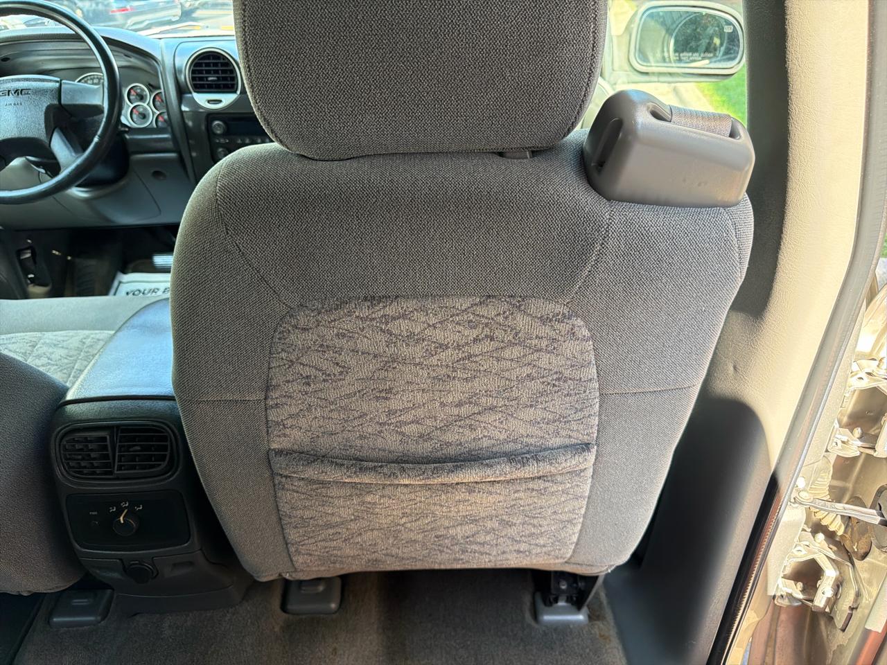 GMC Envoy SLE 2WD 2002