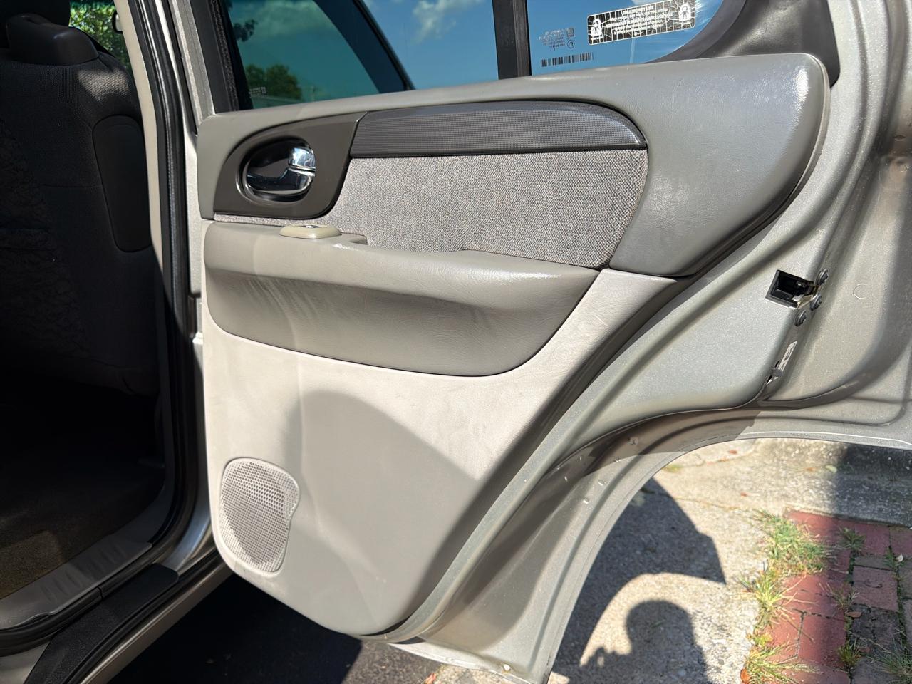 GMC Envoy SLE 2WD 2002