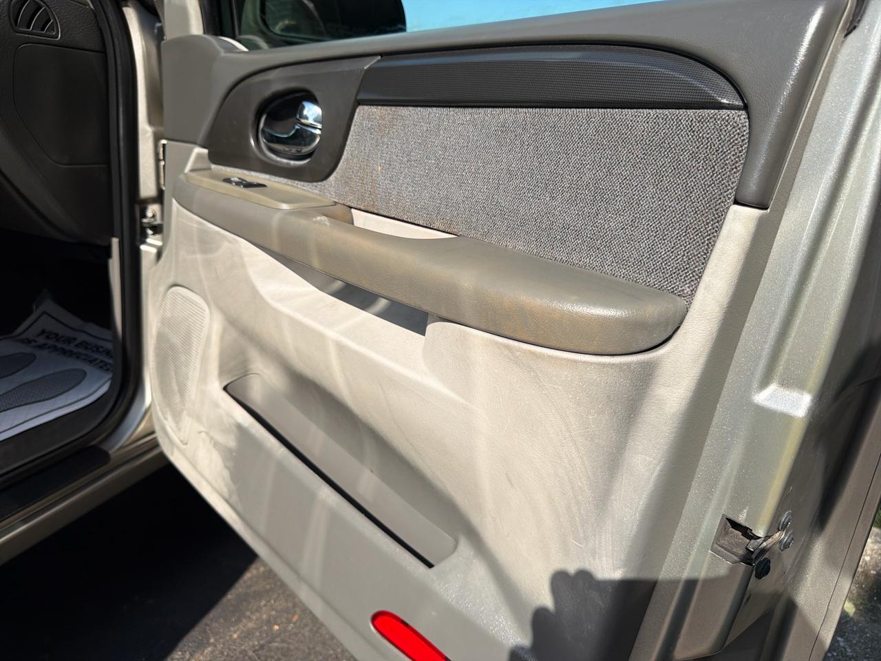 GMC Envoy SLE 2WD 2002