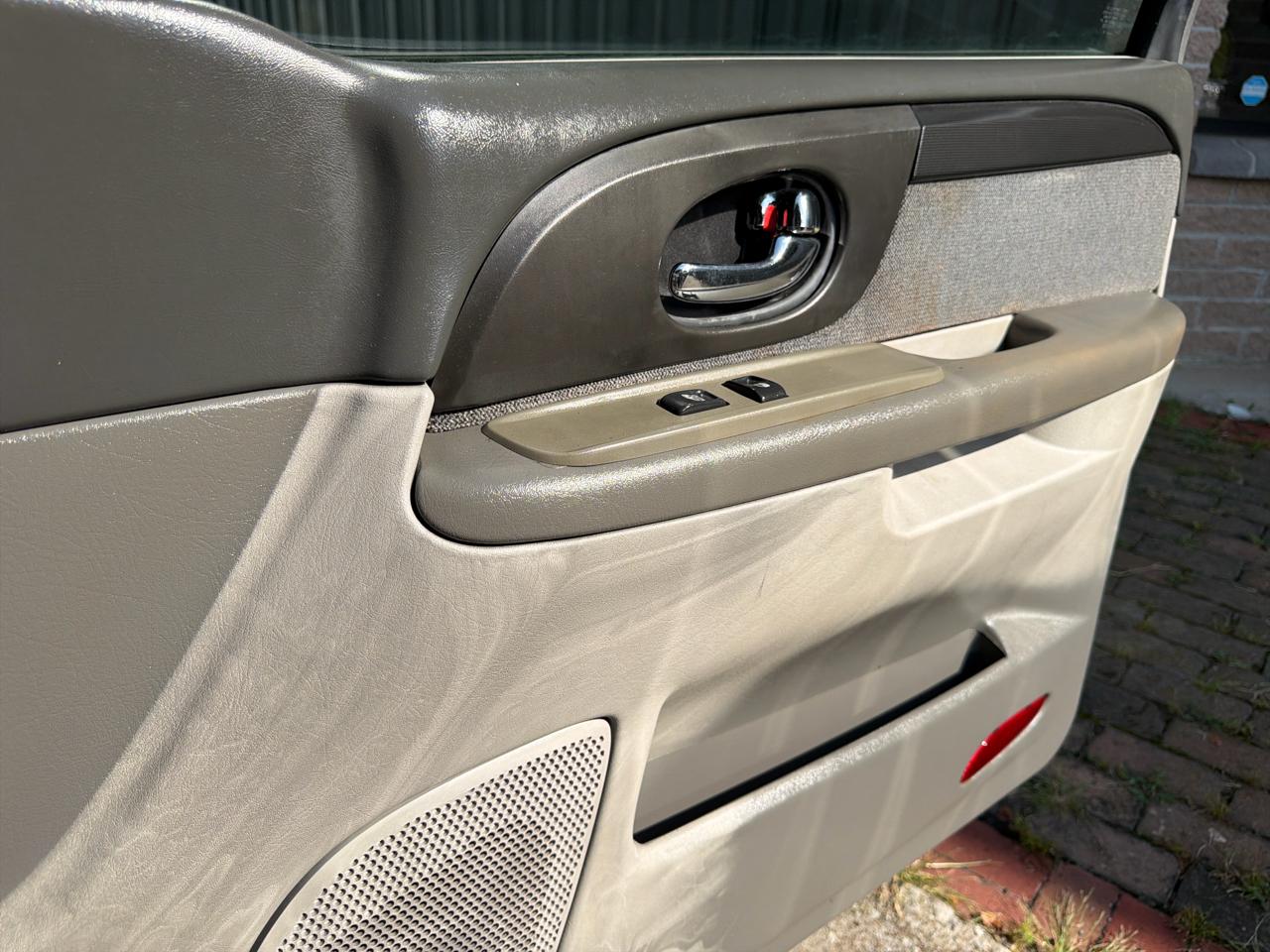GMC Envoy SLE 2WD 2002