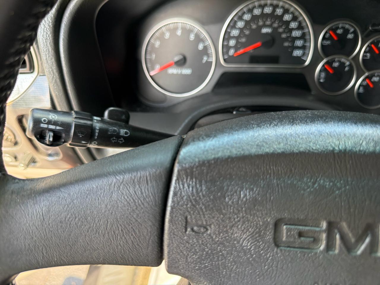 GMC Envoy SLE 2WD 2002
