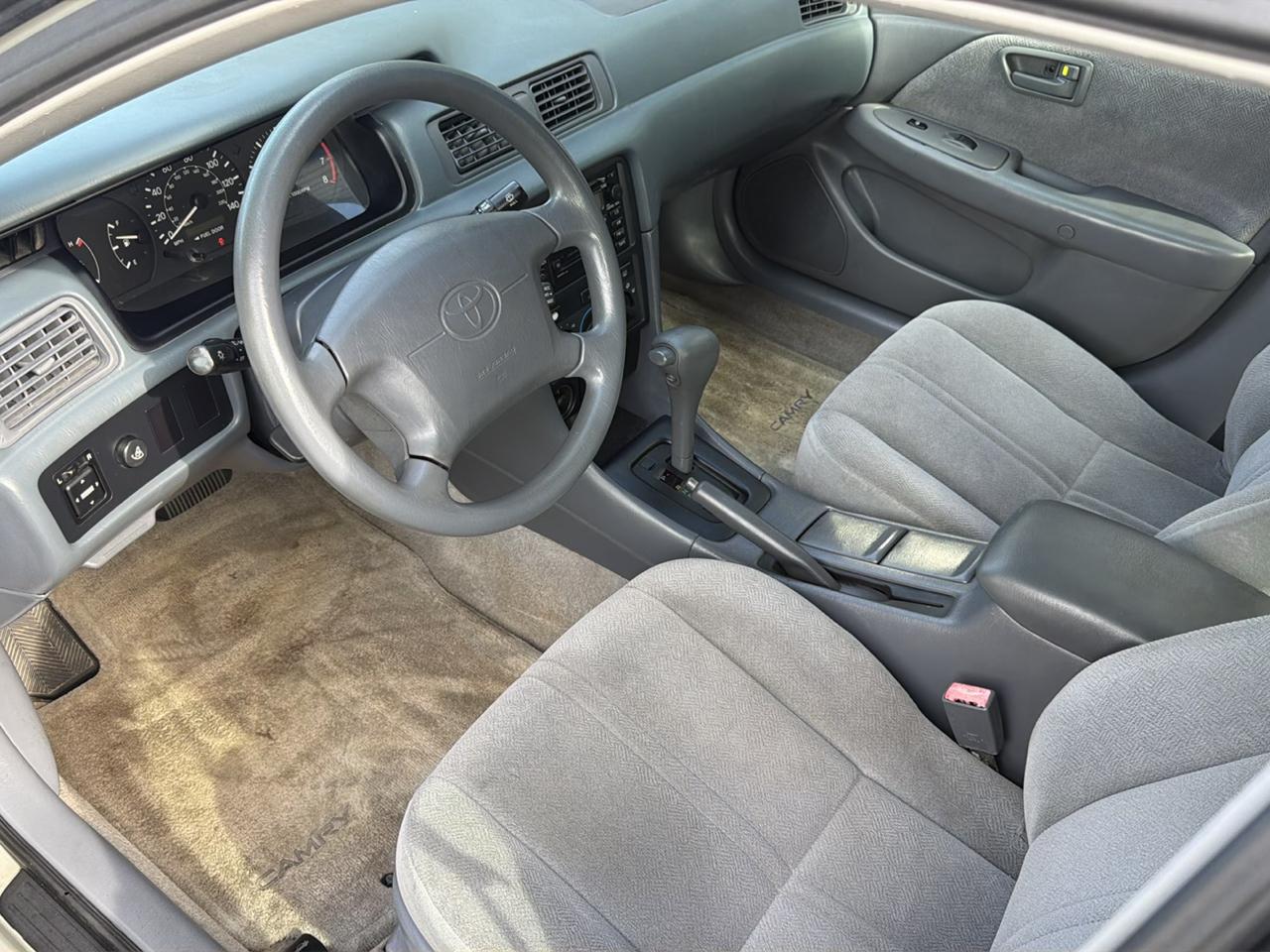 Toyota Camry CE 2000