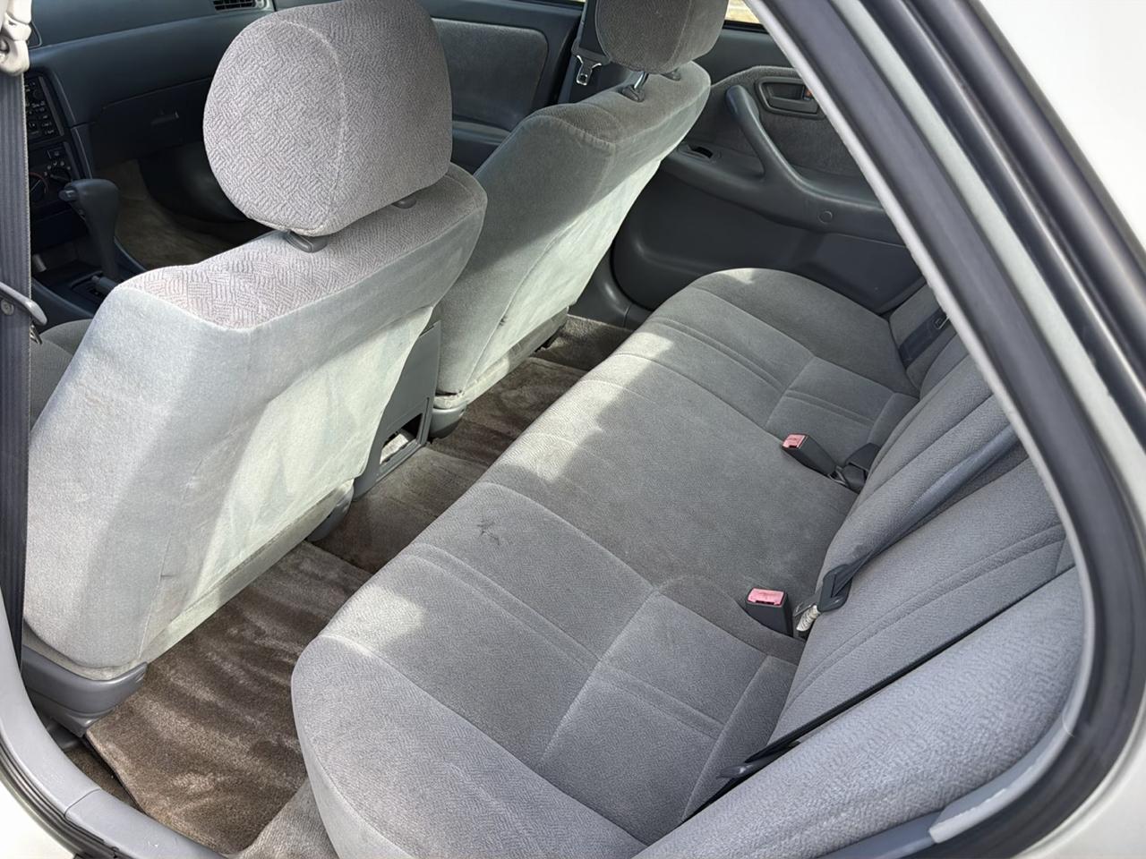 Toyota Camry CE 2000