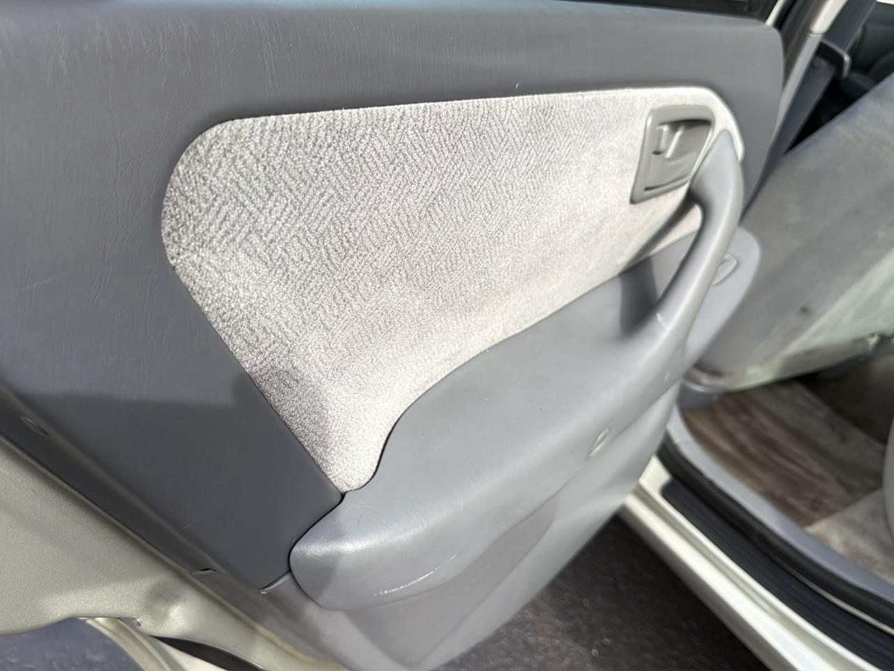 Toyota Camry CE 2000