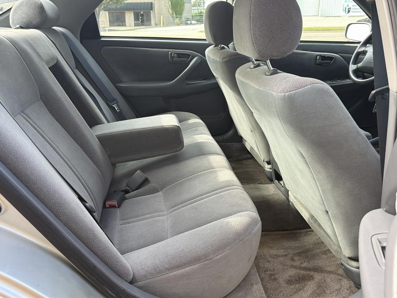 Toyota Camry CE 2000