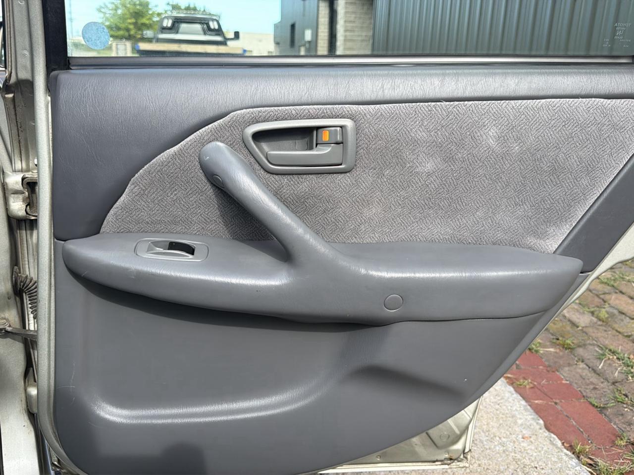 Toyota Camry CE 2000
