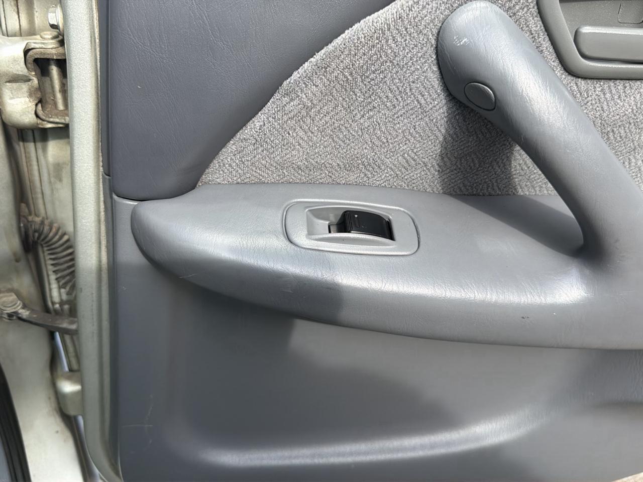 Toyota Camry CE 2000