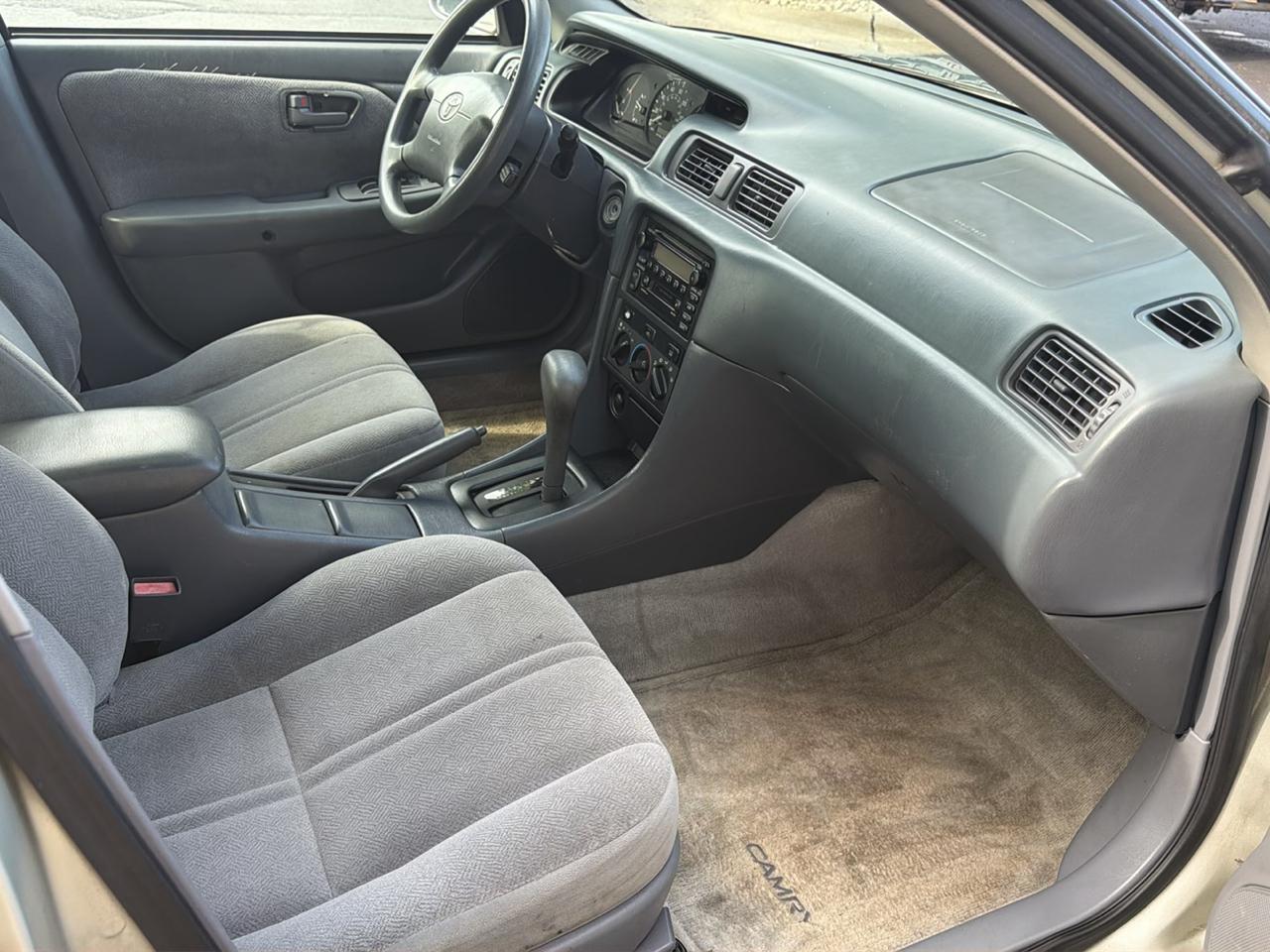 Toyota Camry CE 2000