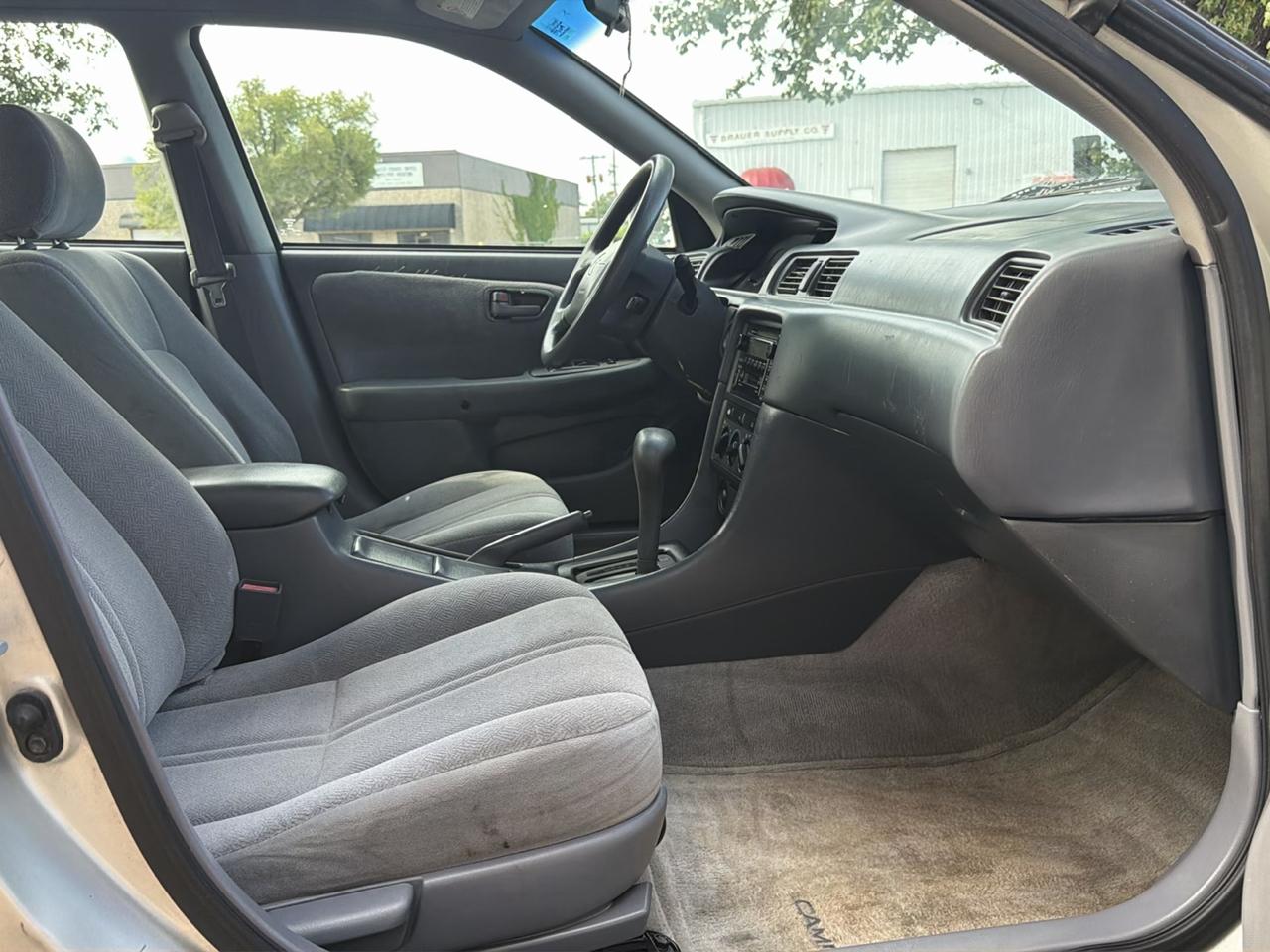 Toyota Camry CE 2000