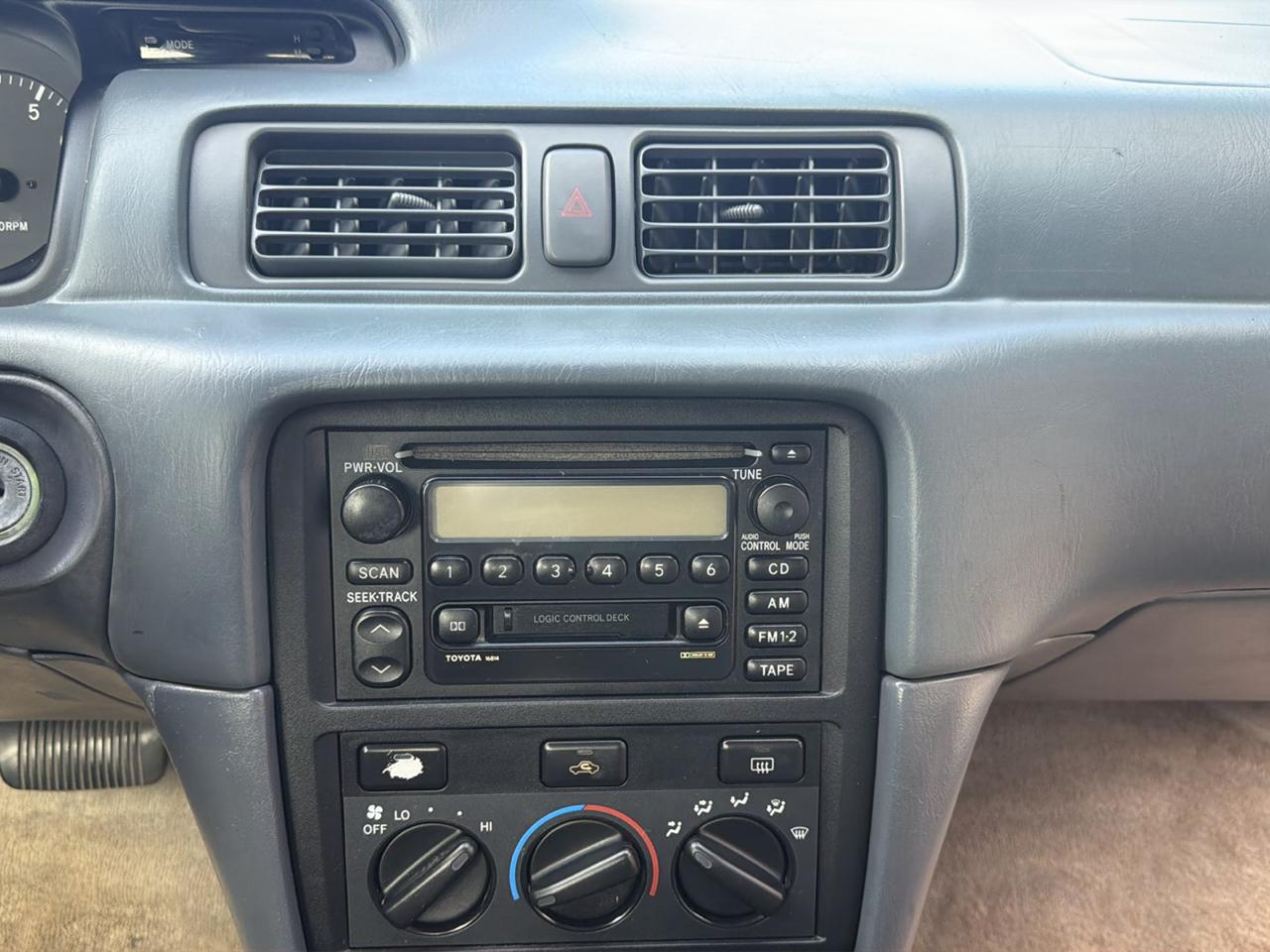 Toyota Camry CE 2000