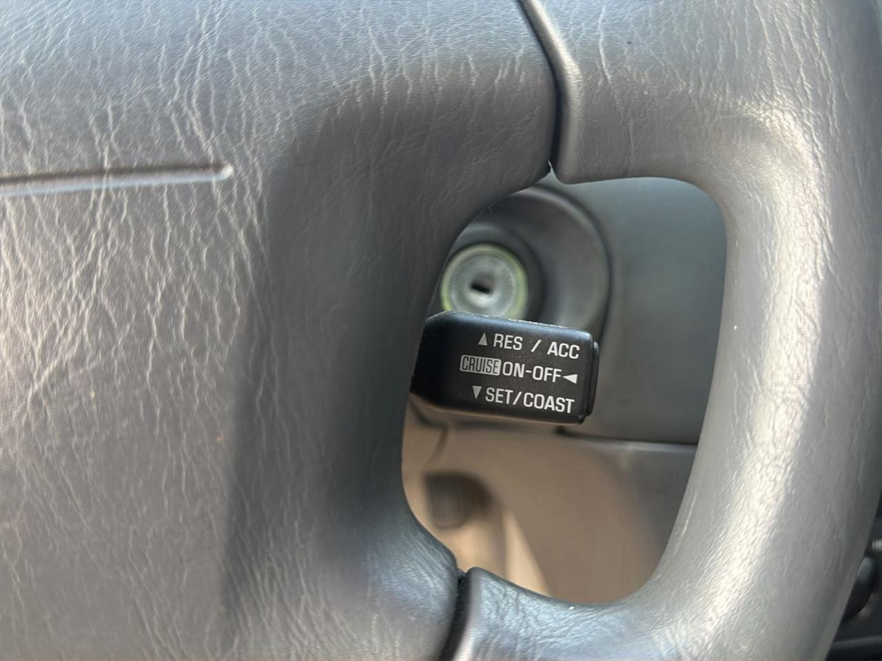 Toyota Camry CE 2000