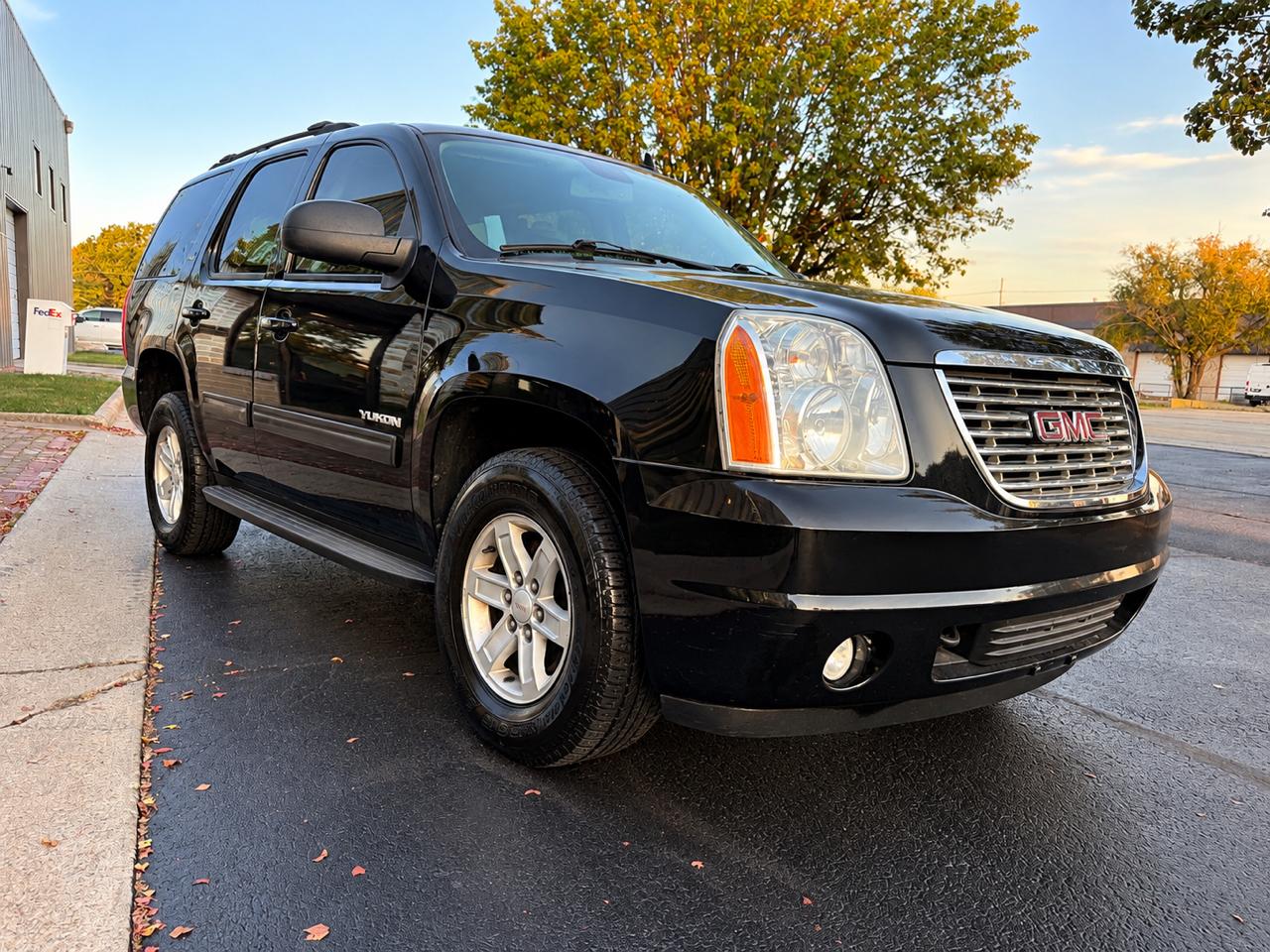GMC Yukon SLT 4WD 2013
