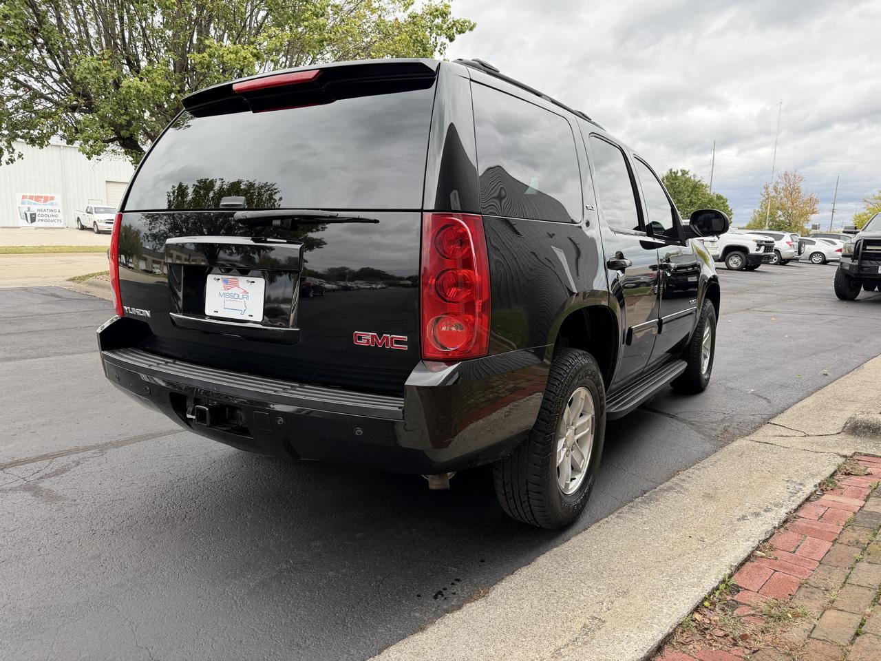GMC Yukon SLT 4WD 2013