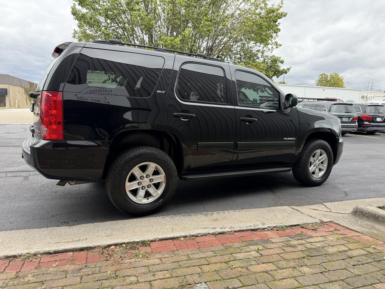 GMC Yukon SLT 4WD 2013