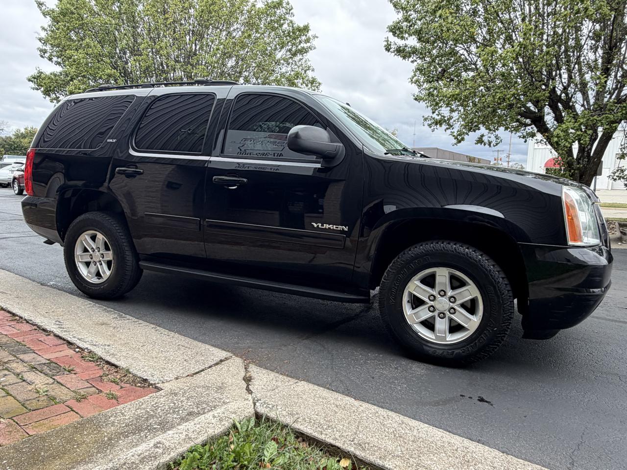GMC Yukon SLT 4WD 2013