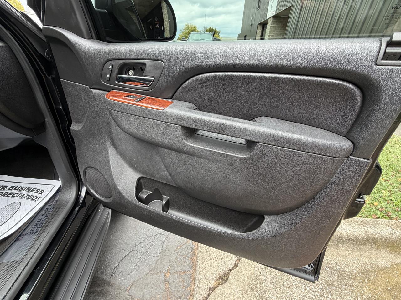 GMC Yukon SLT 4WD 2013