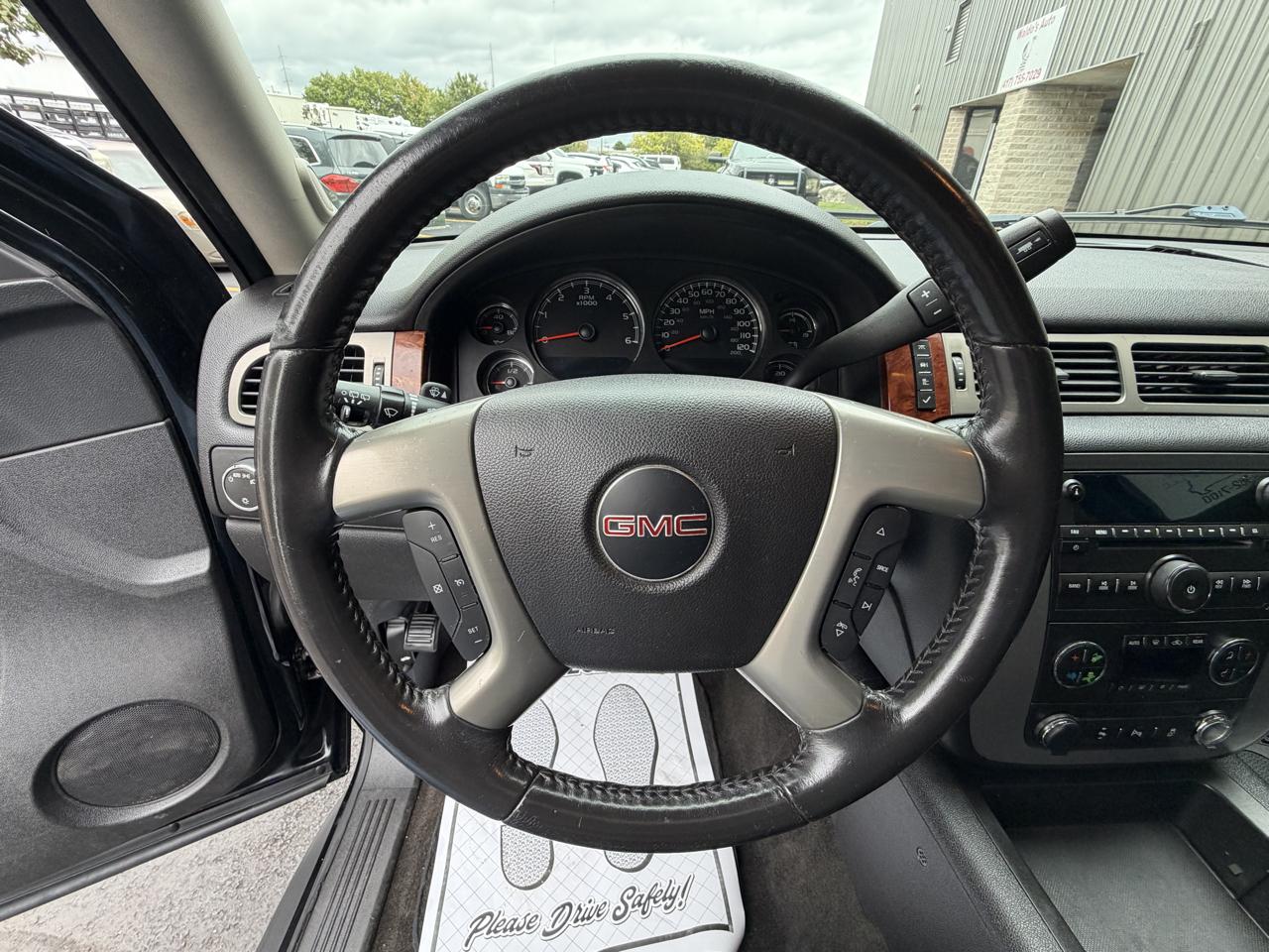 GMC Yukon SLT 4WD 2013