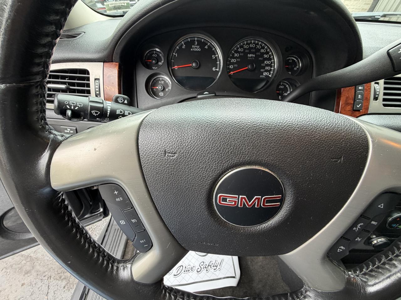 GMC Yukon SLT 4WD 2013