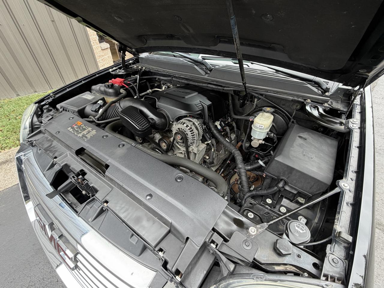GMC Yukon SLT 4WD 2013