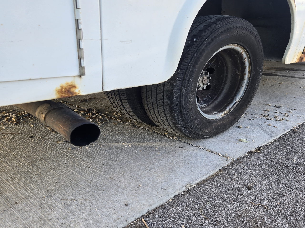 Ford Econoline E-350 Super Duty 2005