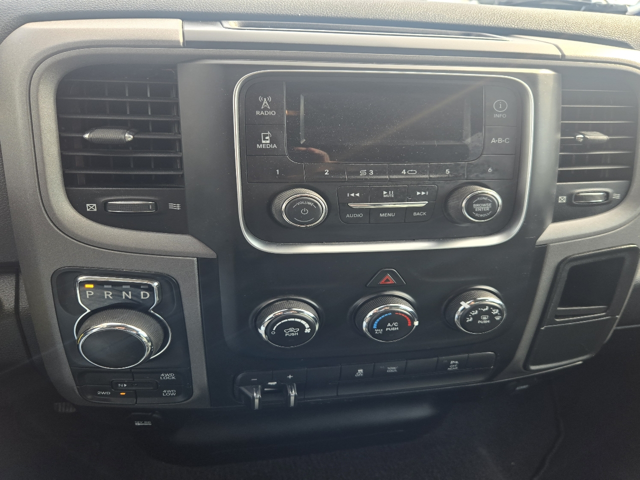 RAM 1500 Classic Tradesman Quad Cab 4WD 2020