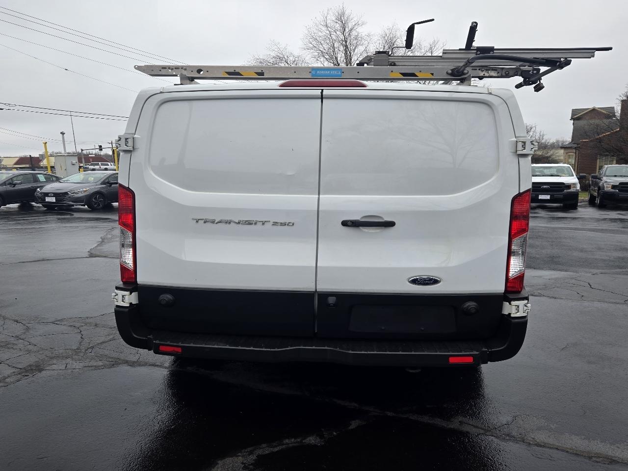 Ford Transit 250 Van Low Roof 60/40 Pass. 148-in. WB 2019